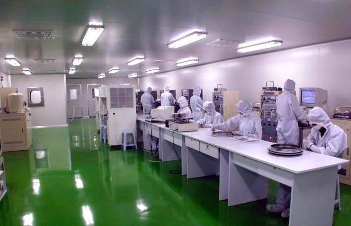 制藥、工業(yè)、食品等行業(yè)生產(chǎn)時為什么要使用潔凈室？
